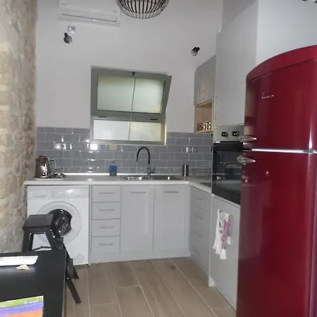 Alonia بيت للعطل *